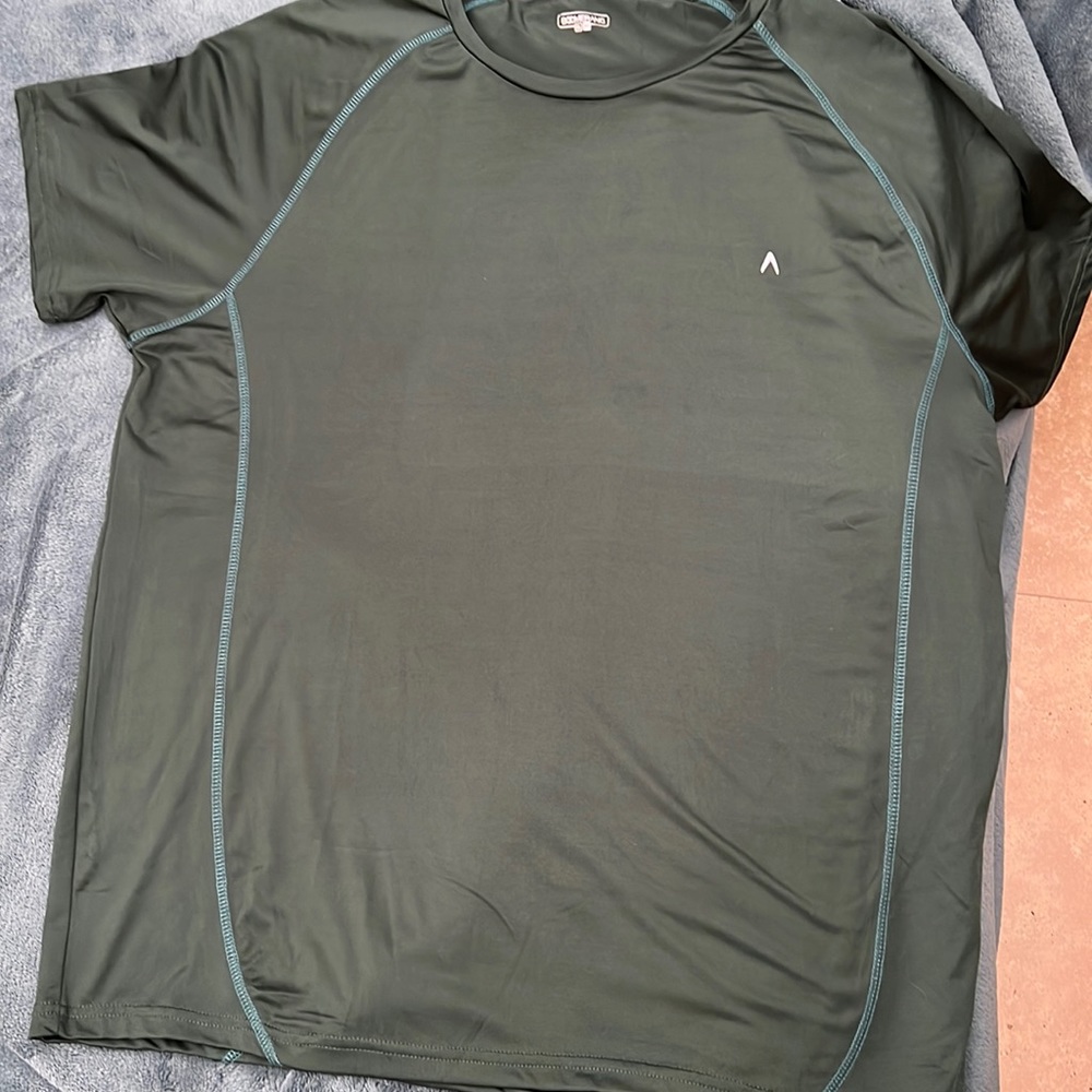Men’s Boomerang short sleeve workout shirt